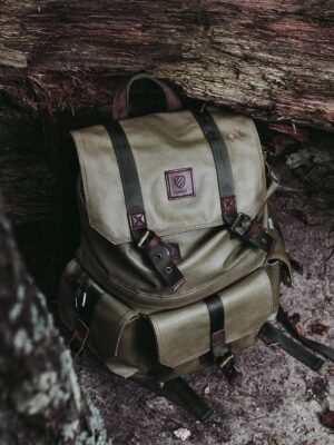 Olive-Green Full-Grain Leather Backpack – 30 L+ Capacity, City-to-Trail Essential