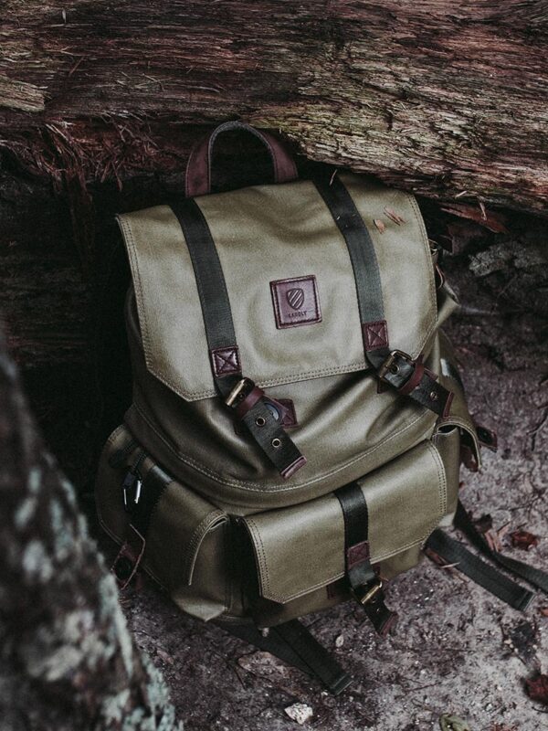 Olive-Green Full-Grain Leather Backpack – 30 L+ Capacity, City-to-Trail Essential