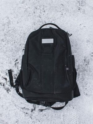 Minimalist Black Large-Capacity Tote – Sleek, Urban-Ready Everyday Bag