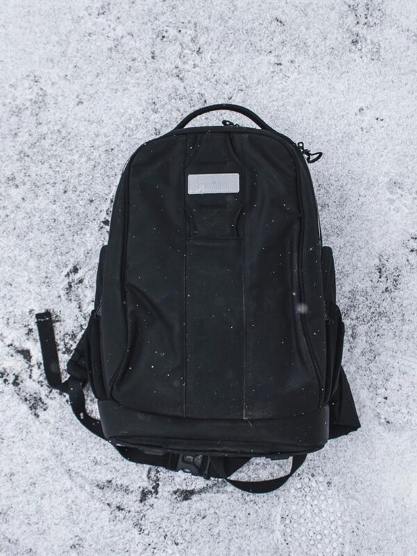 Minimalist Black Large-Capacity Tote – Sleek, Urban-Ready Everyday Bag