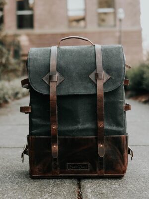 Olive-Green Large-Capacity Backpack | 30 L Commute & Outdoor Daypack