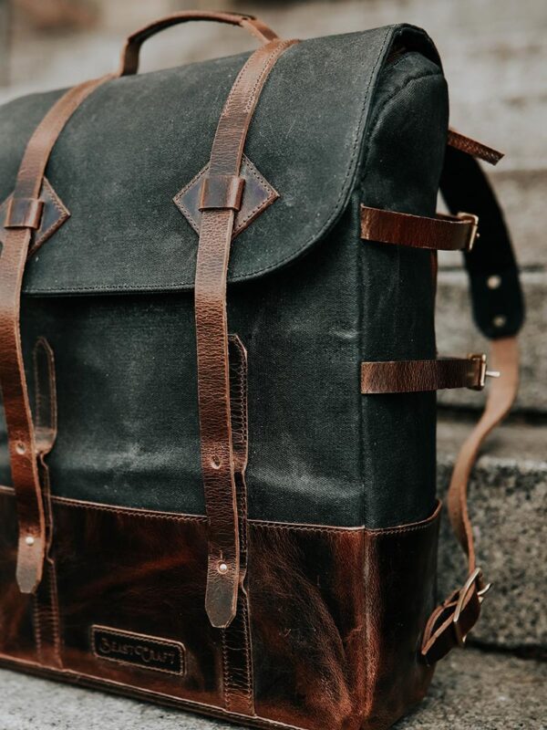 lina-verovaya-TeBKnxH_9XA-unsplash Olive-Green Large-Capacity Backpack | 30 L Commute & Outdoor Daypack