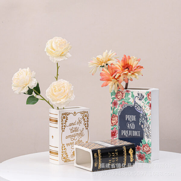 ac81a699-1d45-4bb4-b21c-7171e4835937.jpg Creative And Personalized Book Ceramic Vase